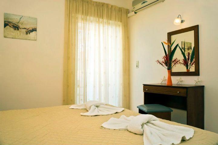 Alfa Hotel Apartments Йеранион Номер фото