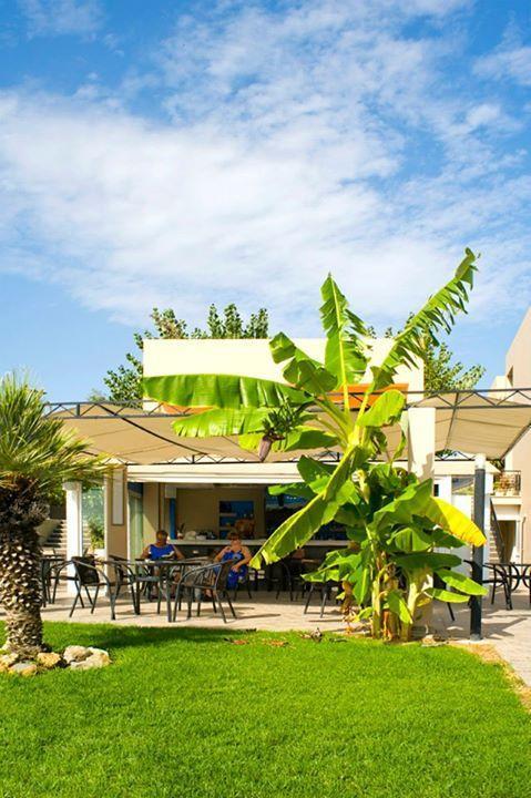 Alfa Hotel Apartments Йеранион Экстерьер фото