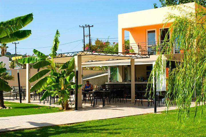 Alfa Hotel Apartments Йеранион Экстерьер фото
