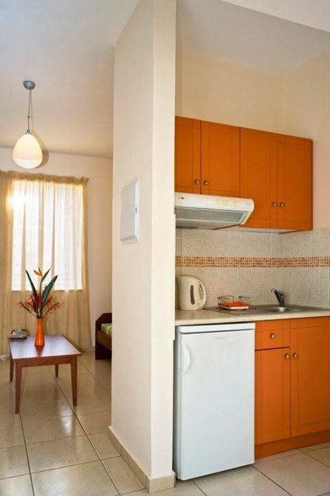 Alfa Hotel Apartments Йеранион Экстерьер фото