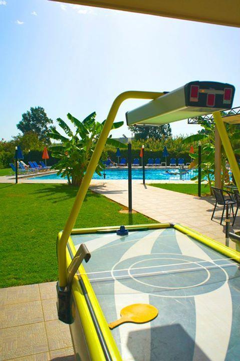 Alfa Hotel Apartments Йеранион Экстерьер фото