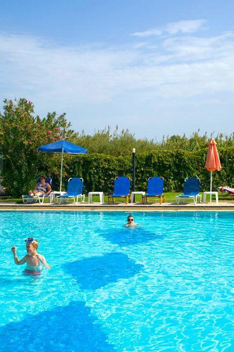 Alfa Hotel Apartments Йеранион Экстерьер фото