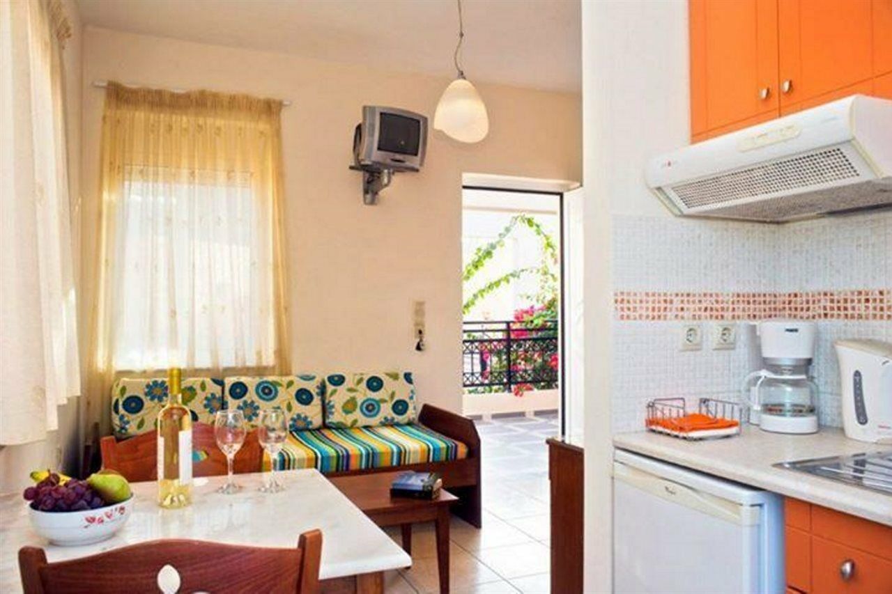 Alfa Hotel Apartments Йеранион Экстерьер фото