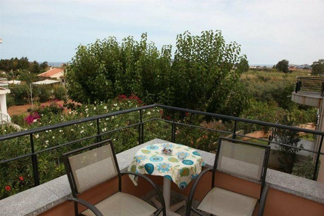 Alfa Hotel Apartments Йеранион Экстерьер фото