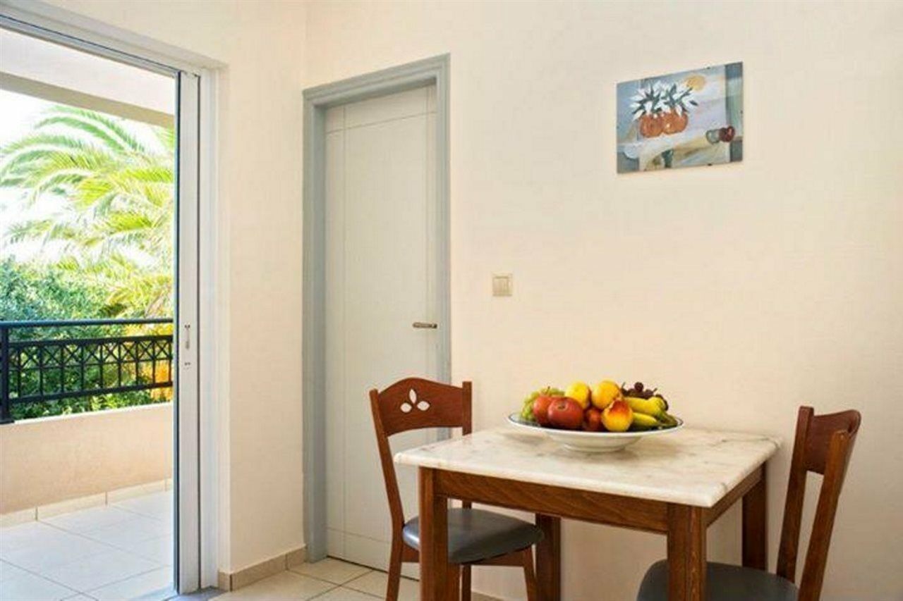 Alfa Hotel Apartments Йеранион Экстерьер фото